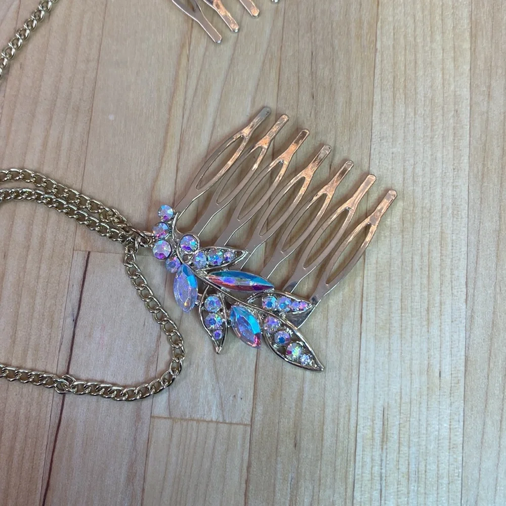 Beautiful rhinestone hair clip
